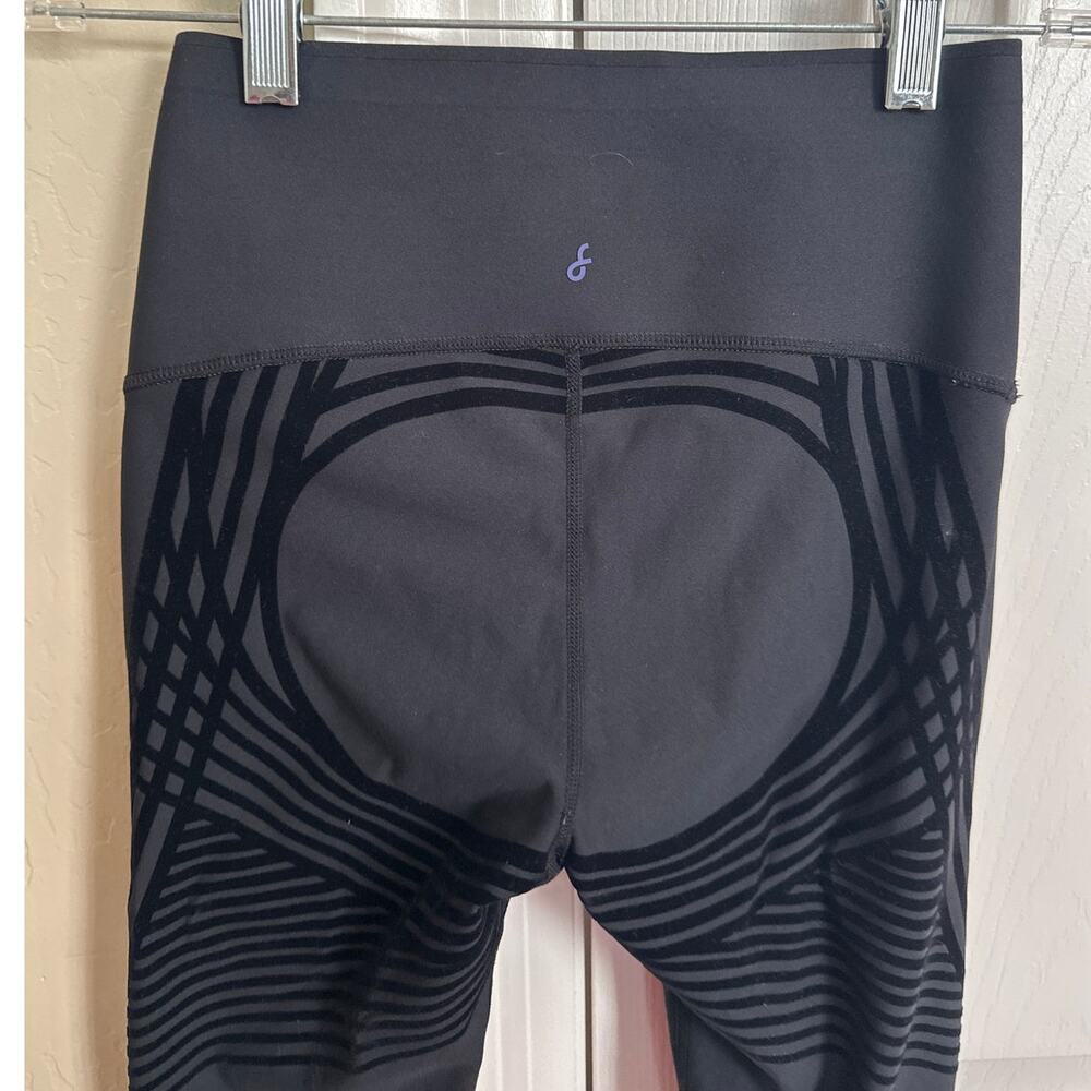 Women's Black High-Waist Leggings - Picture 4 of 7